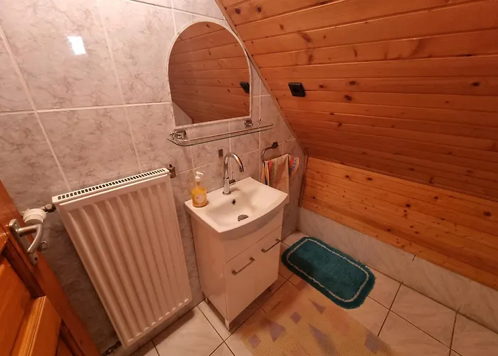 Julia Vendeghaz Appartement